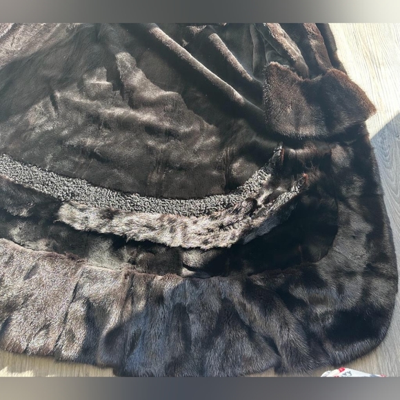 Black diamond Mink coat. - Picture 11 of 12